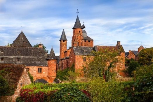 Collonges la Rouge église Collonges la rouge village Correze
