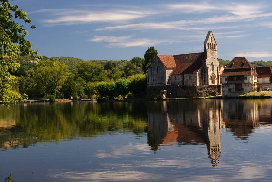 Calme de la rivière à Beaulieu sur Dordogne