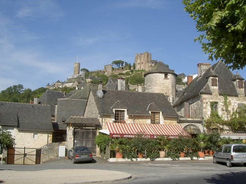 Citè de Turenne près du camping Beaulieu sur Dodorgne