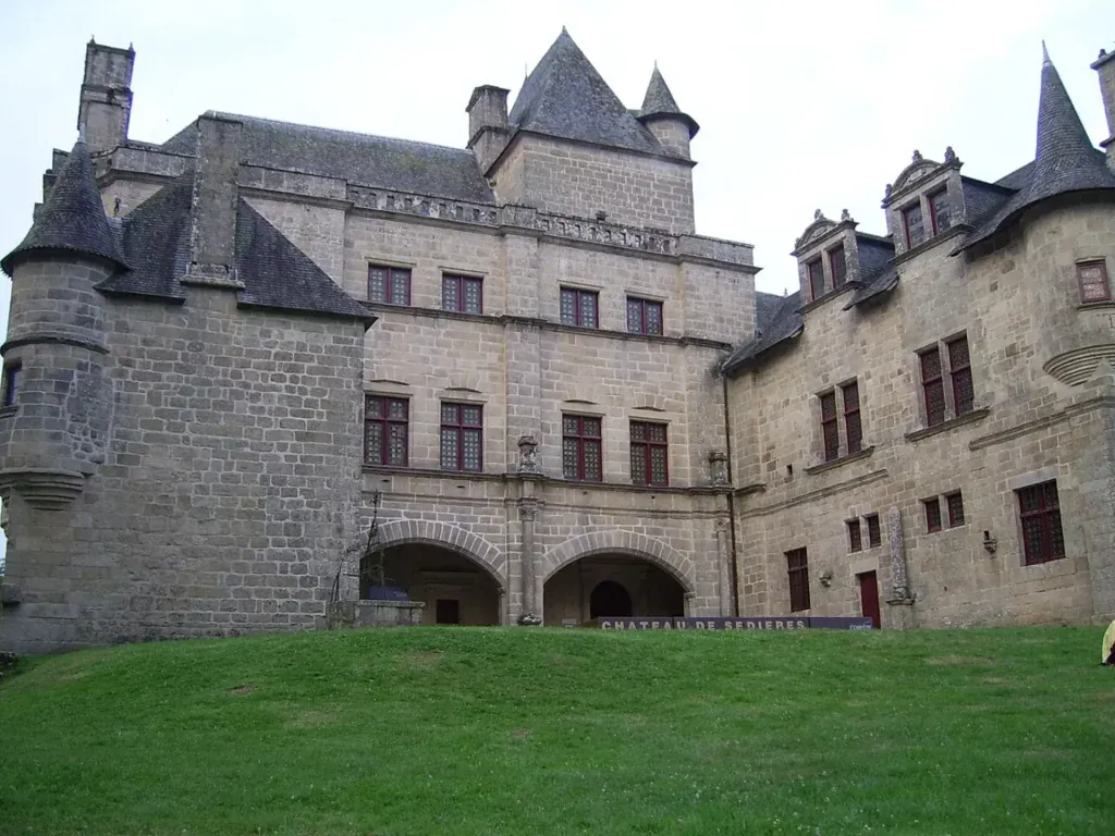 chateau sedieres corrèze 01